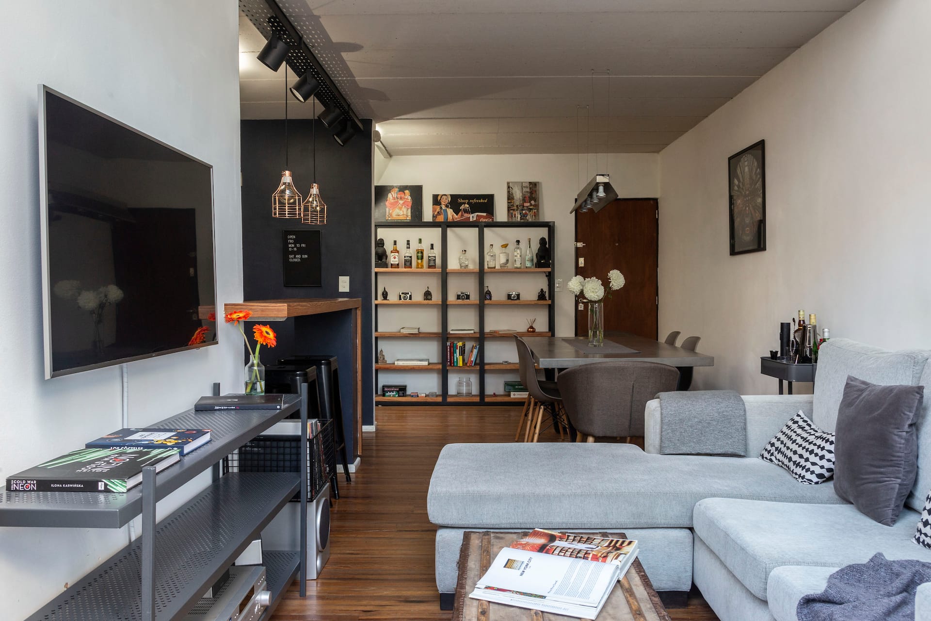 NEW Luxury & Stylish Loft with Pool, Parking, BBQ!