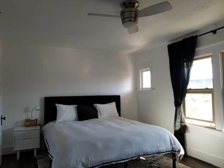 Schlafzimmer 1