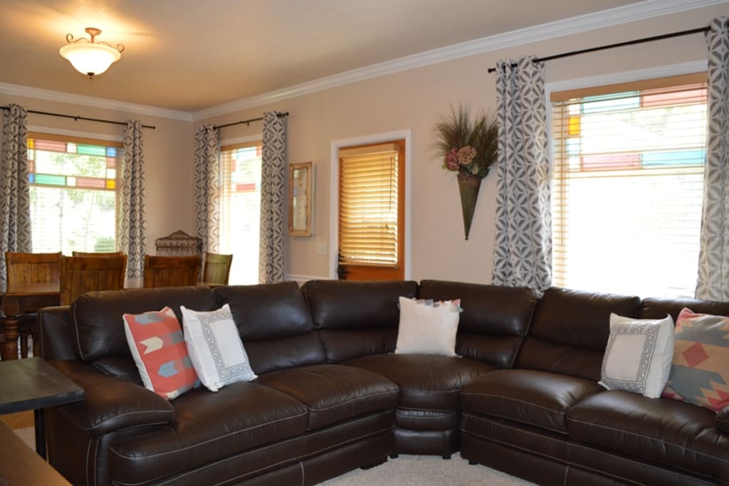 1274 Park Avenue - Living Room