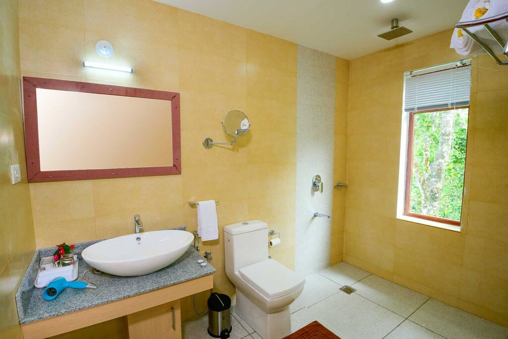 Bathroom at Plantation Room