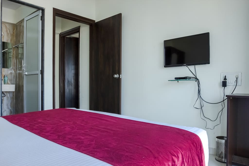 Verified photo - Guest bedroom with double bed