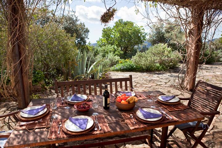 Villa with amazing views in a peaceful location gallery image 3