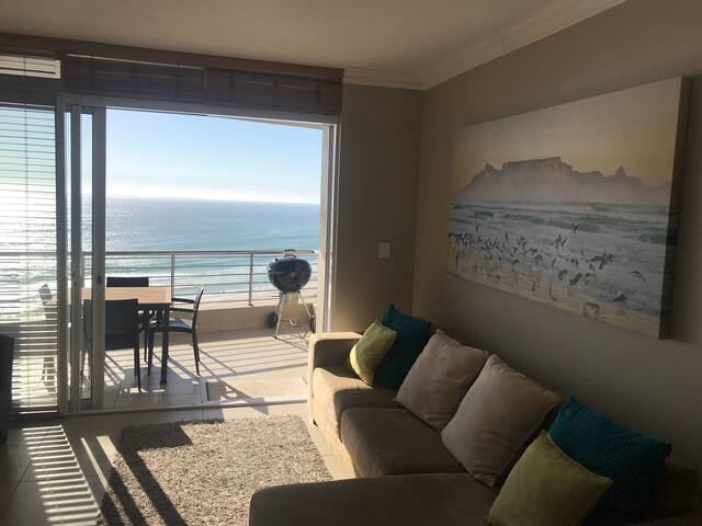 Portico 801 – Beachfront Apartment gallery image 3