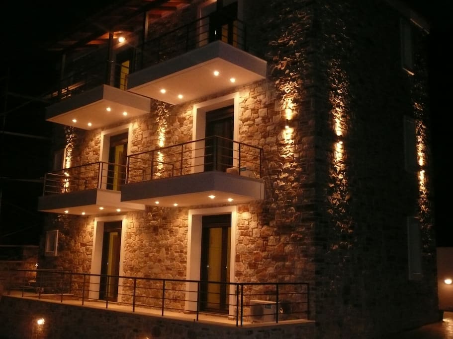 Labetia τη νύχτα