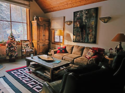 Top Airbnb: Luxury Sundance Cottage-3 Min Walk to Resort in Sundance