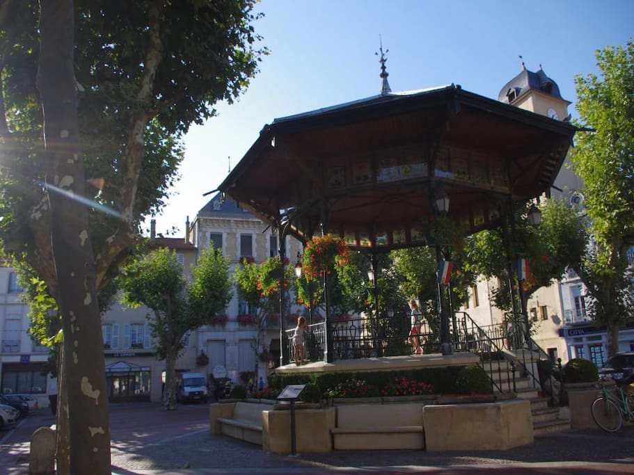 Place d'armes Saint Marcellin