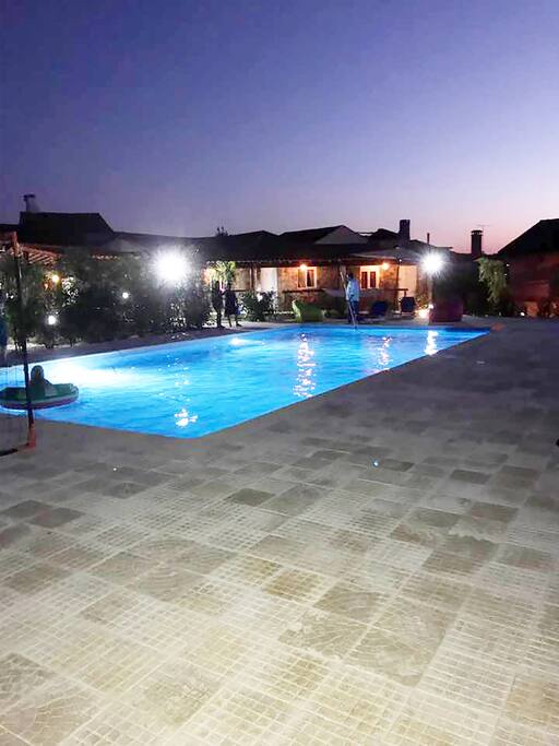 Piscina Exterior - Vista Noturna