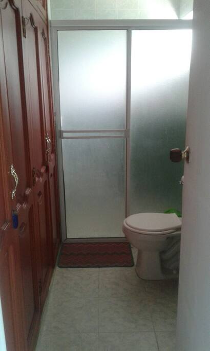 Private shower room