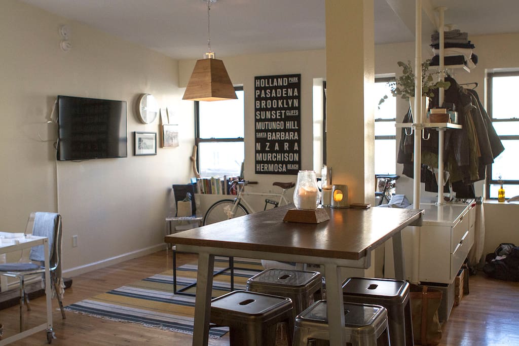 A warm welcome to our mini-loft.