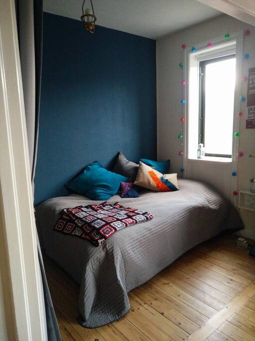 One of the beds/bedrooms