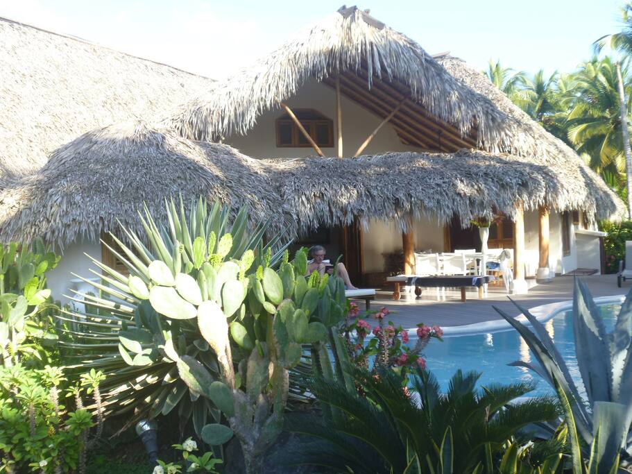 Villa typique avec piscine