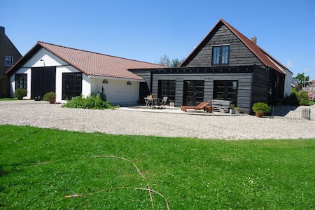 zeer rustig gelegen, landelijk uitzicht