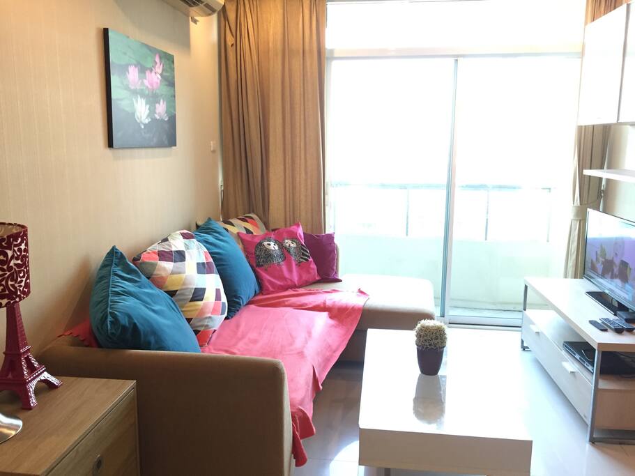 You can feel the breeze from the living room and bedrooms.