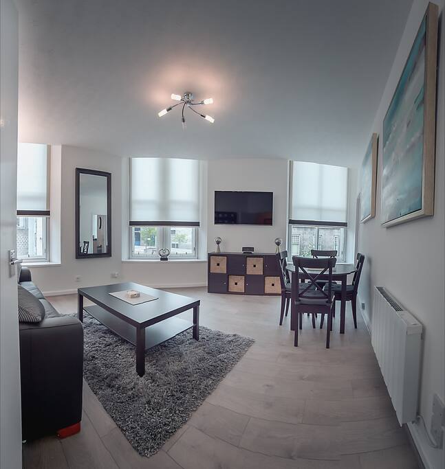 Alternative view of lounge