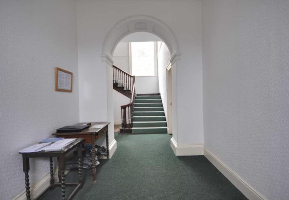 Common entrance hall.