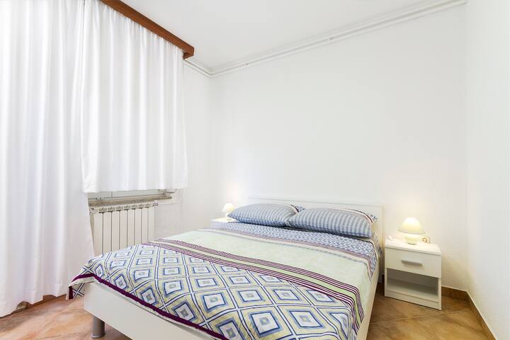 卧室， 160x200厘米双人床