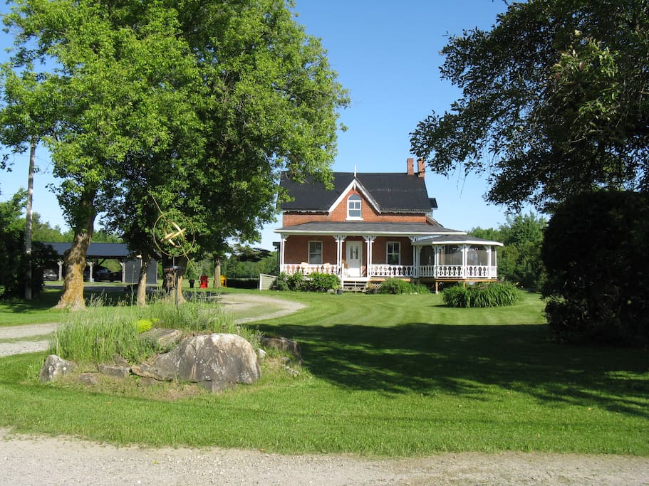 GITE CENTAURE B&B, ORMSTOWN (Hinchinbrooke), QC Bed and breakfasts