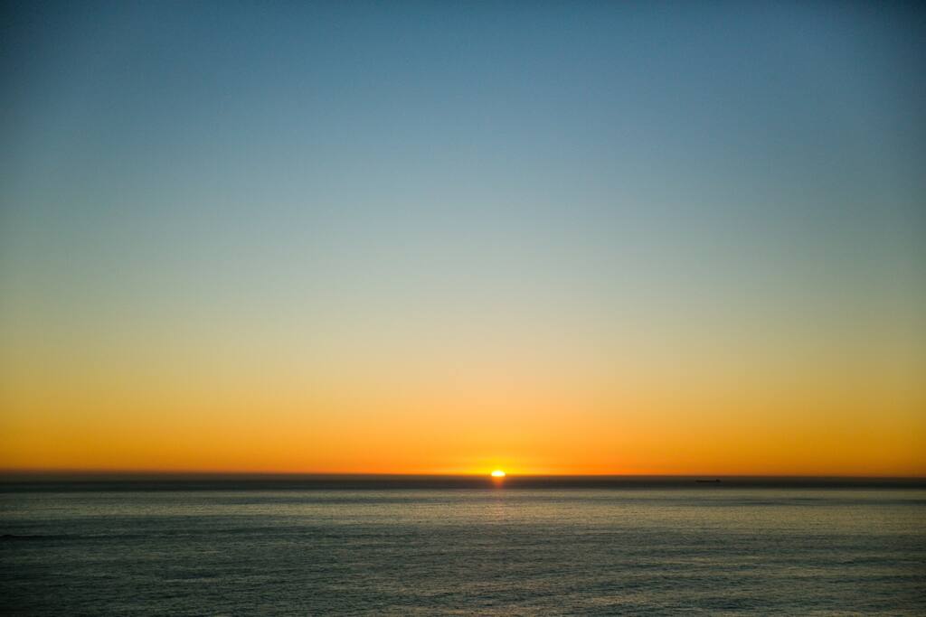 Perfect sunsets.
Wind free.