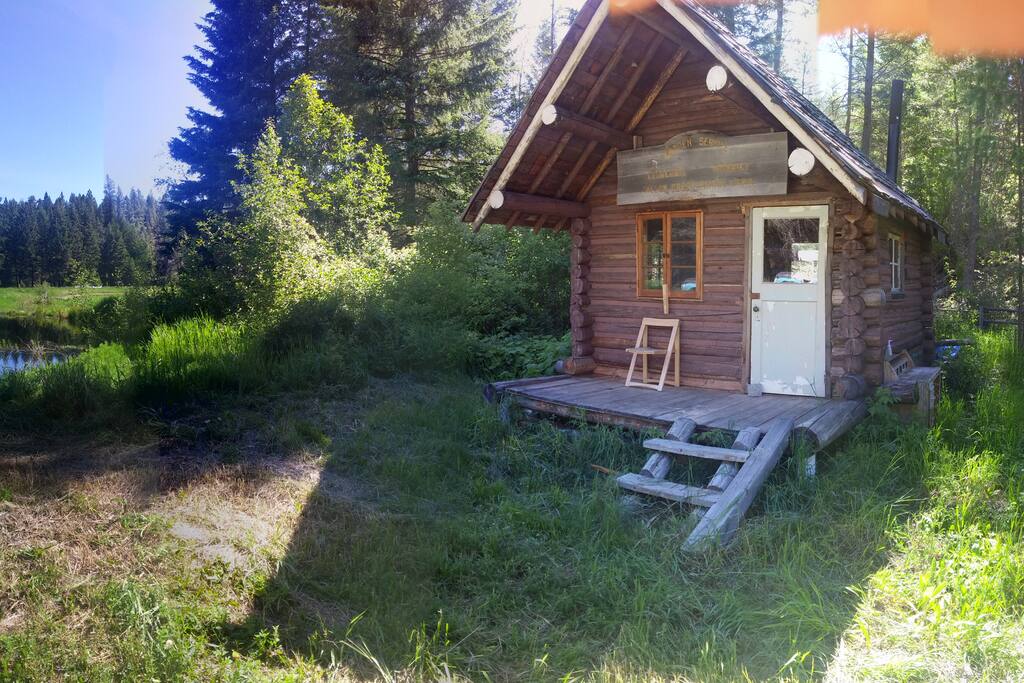Tallon Creek Warden's Cabin Circa 1906 Cabins for Rent in