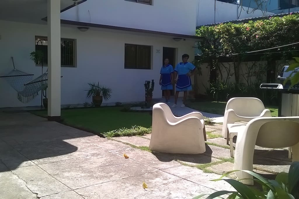 Servicio Personalizado.
COMO EN CASA
*****