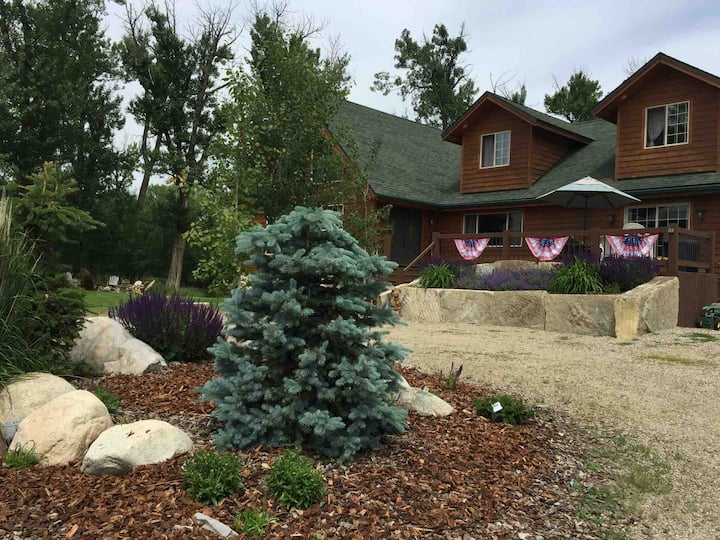 River's Edge Luxury River Retreat Come SKI! Cabins for Rent in