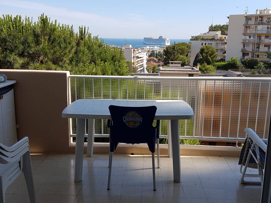 TERRASSE BARBECUE VUE MER