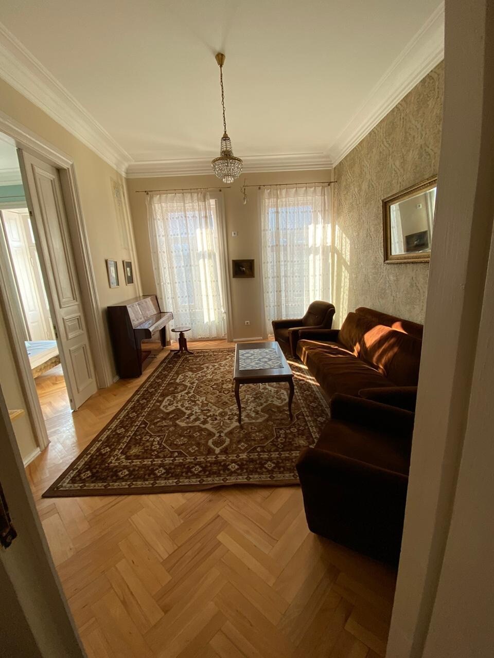 Ukumbi wenye kitanda cha sofa 
Sebule iliyo na kitanda cha sofa 