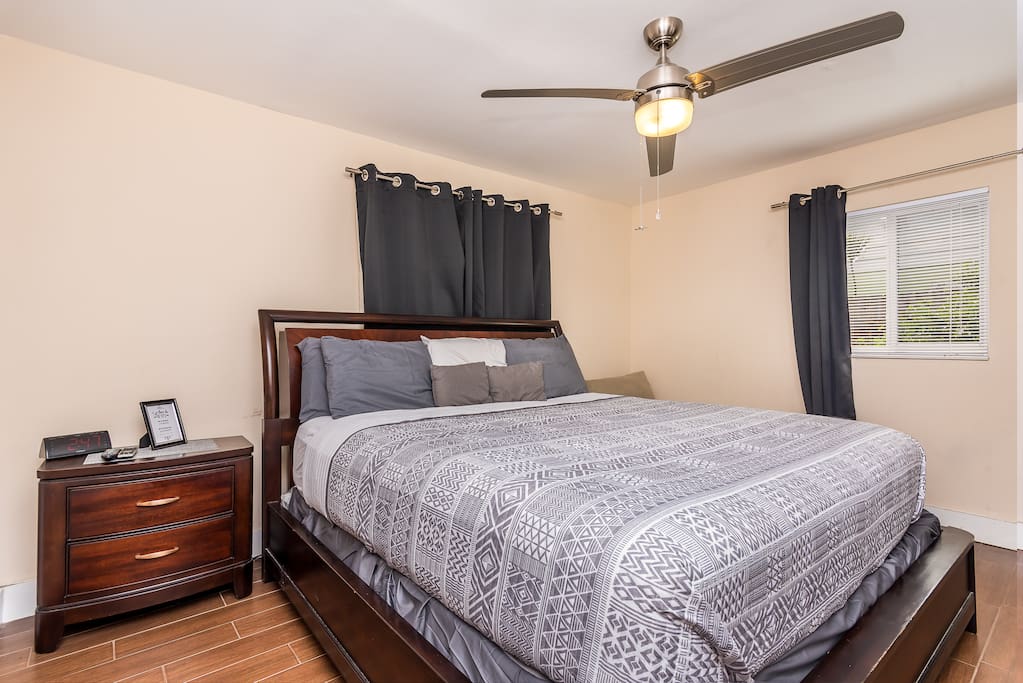 King Size Bed Room 1 & 52 Inch Smart TV