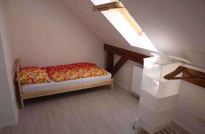 Habitación 2 con cama de 90x200 cm