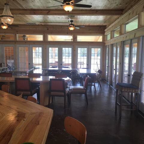 Basinview Lodging managed Airbnb listing 1