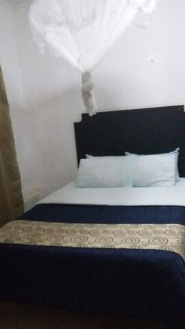 Joe's Executive Lodge RM4