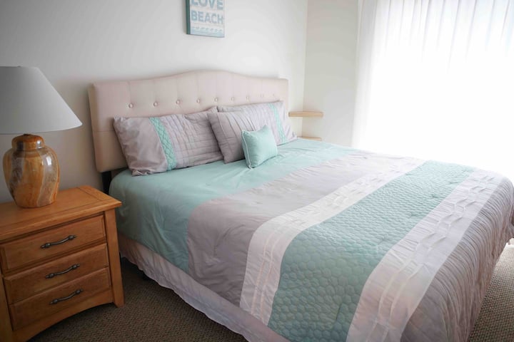 חדר ראשי (קינג) עם חדר רחצה צמוד