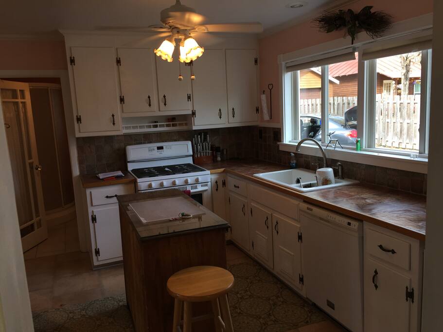 Kitchen and bathroom entrance