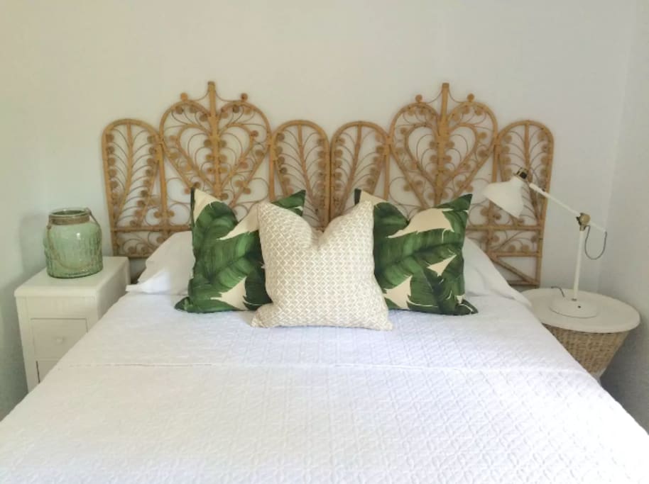 Downstairs bedroom #1 (1 queen bed)