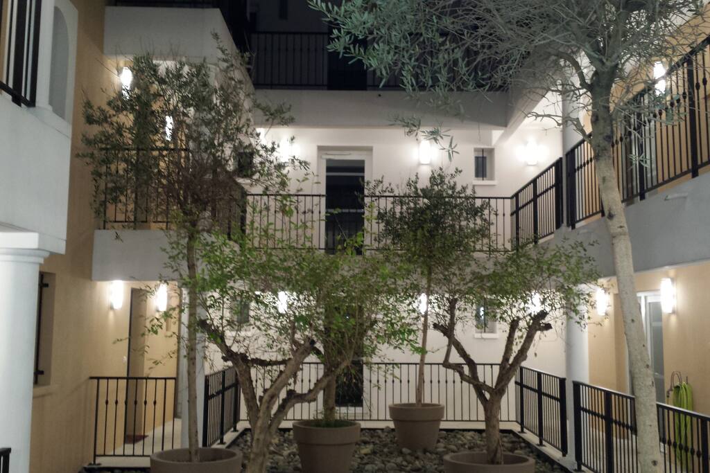 Patio de nuit