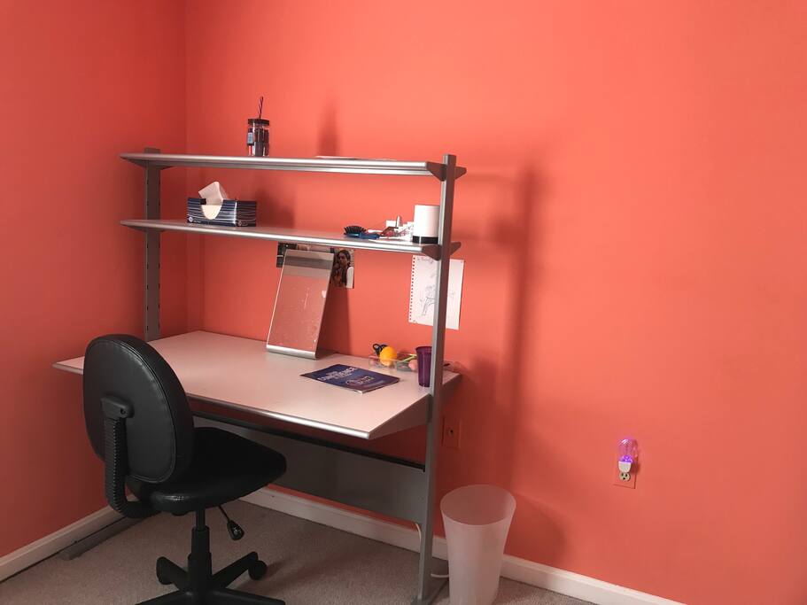 Desk second room spacious for two.
(Couple) married or someone that like bigger space.