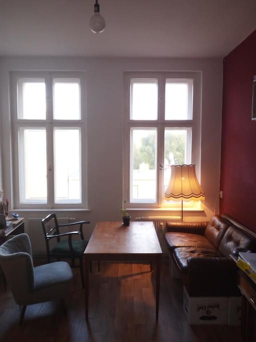 Die Küche und das Wohnzimmer in einem.