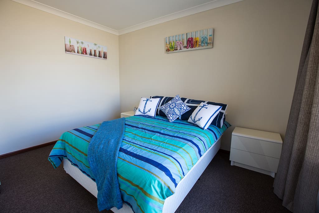 Queen bed