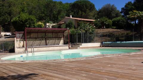 Private villa 8 pers. with unoverlooked pool