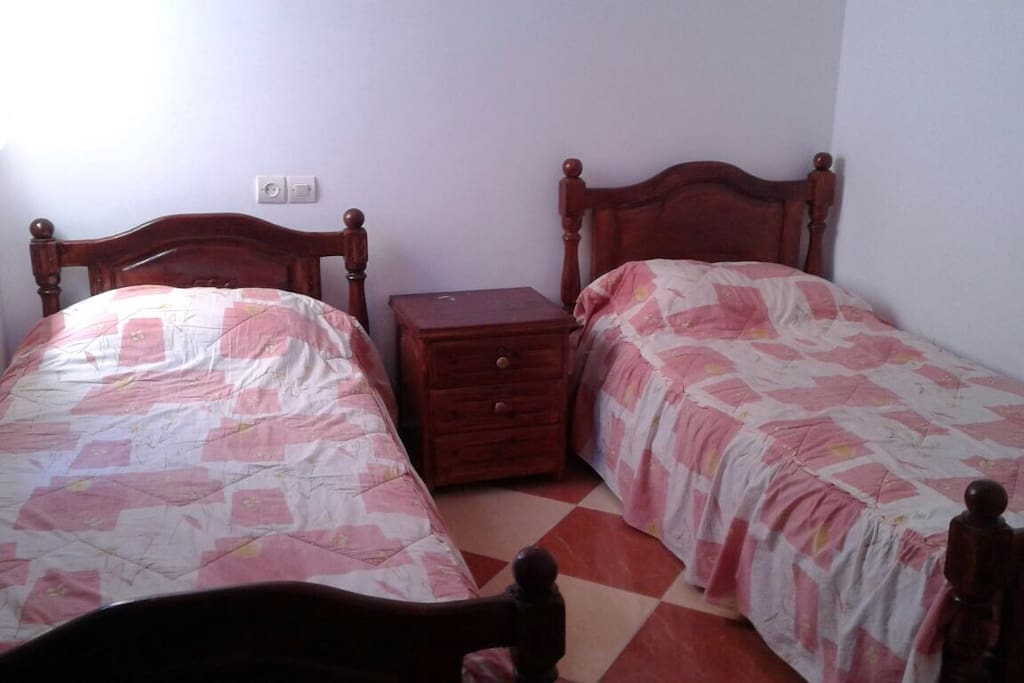 Chambre 2 , 2 lit simple