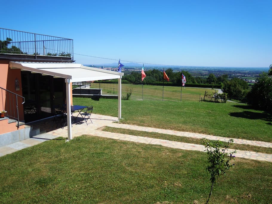 Casa Aiva with the patio, the garden and the view