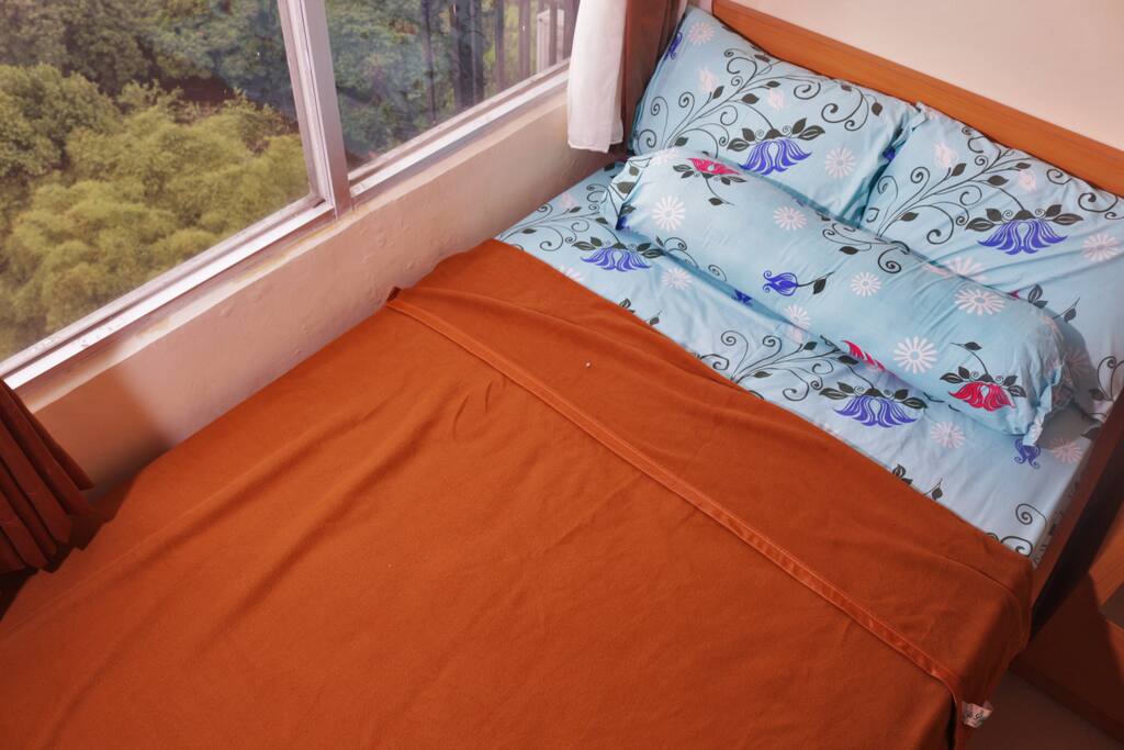 Kamar Tidur Utama untuk 2 Orang / Main Bedroom for 2 person