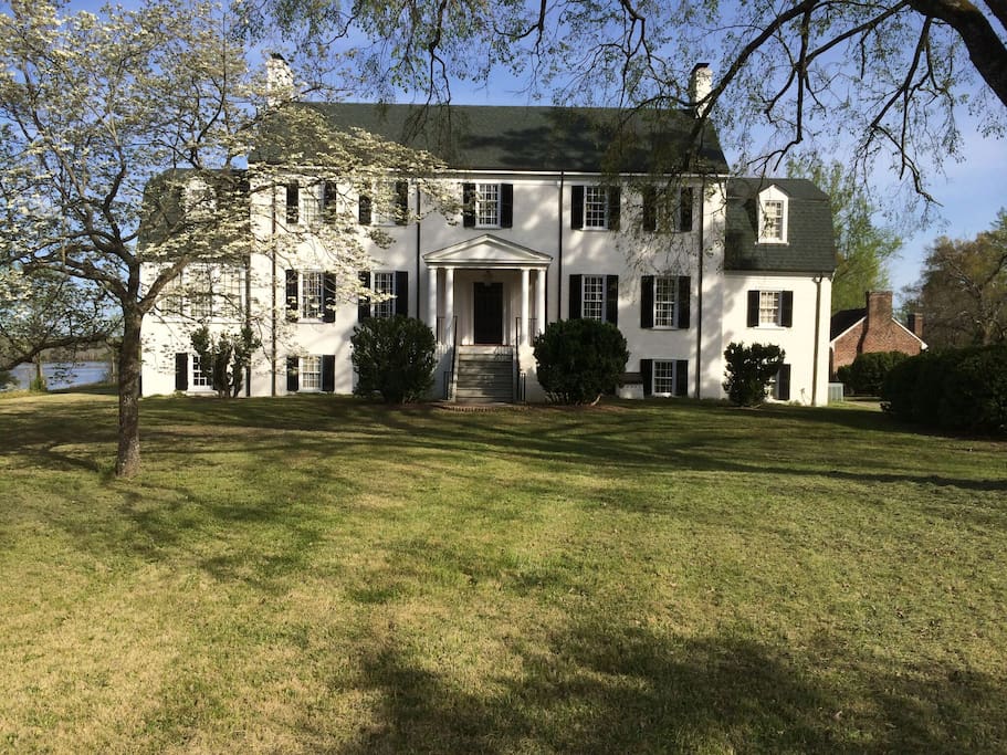 North Point Plantation's main house dates to the 1740s.