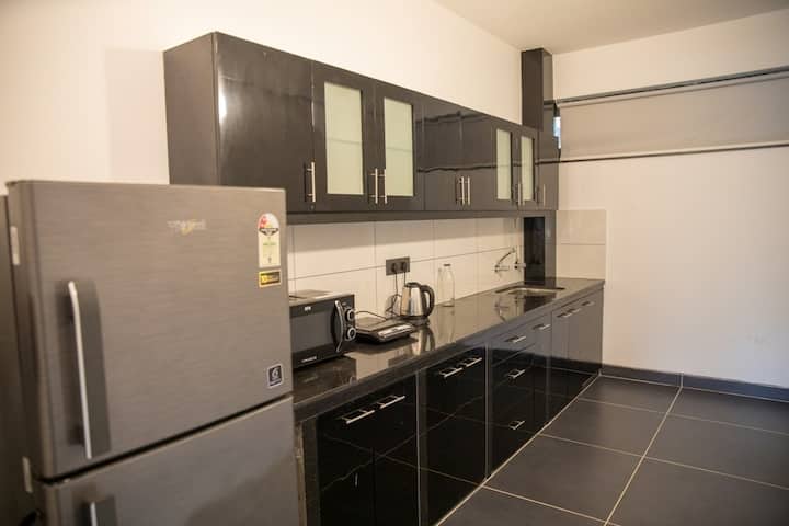 Amenities at Every Room 
Equipped kitchen 
Refrigerator
Microwave 
Hot kettle
Induction
RO Facilities