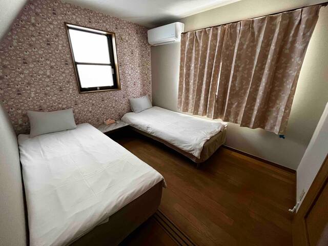 CShinjuku commercial area, 4rooms, 2 toilets