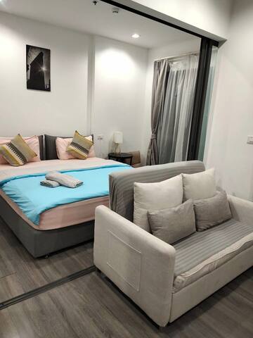 The Rich gallery image 3