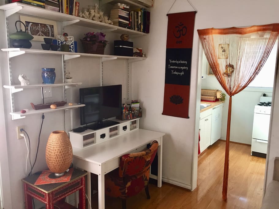 TV / Desk in Livinroom
