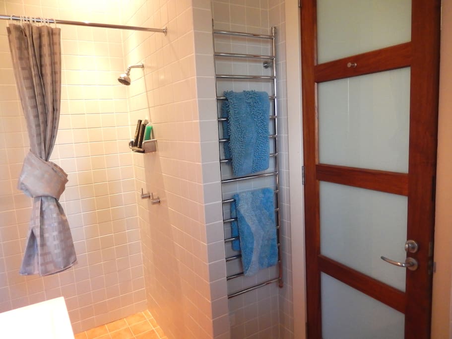 Romantic Byron Hinterland Getaway Suite Room Bathroom