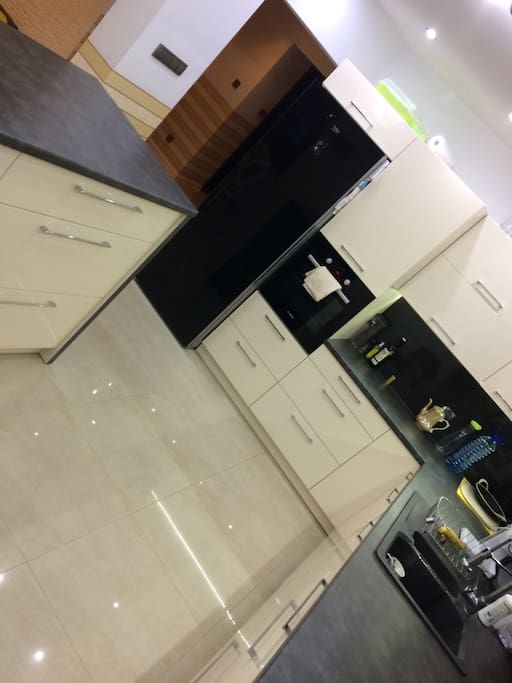 kuchnia wyposazona -kitchen fully equipped - cuisine equipé