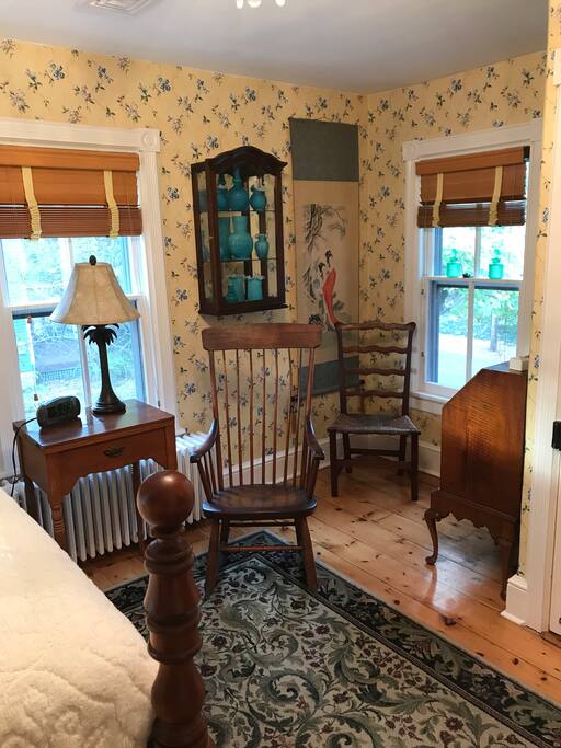 Desk nook